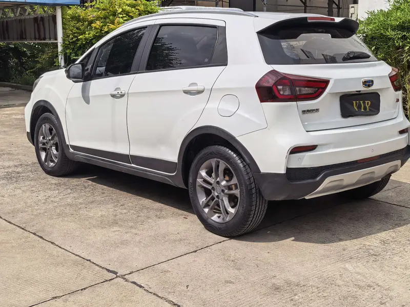 Geely Vision X3 1.5L CVT элит — фото 4