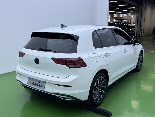Volkswagen Golf 2022 Белый из Китая