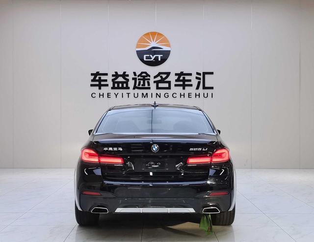 BMW 5 series 2023 Черный из Китая, фото 4