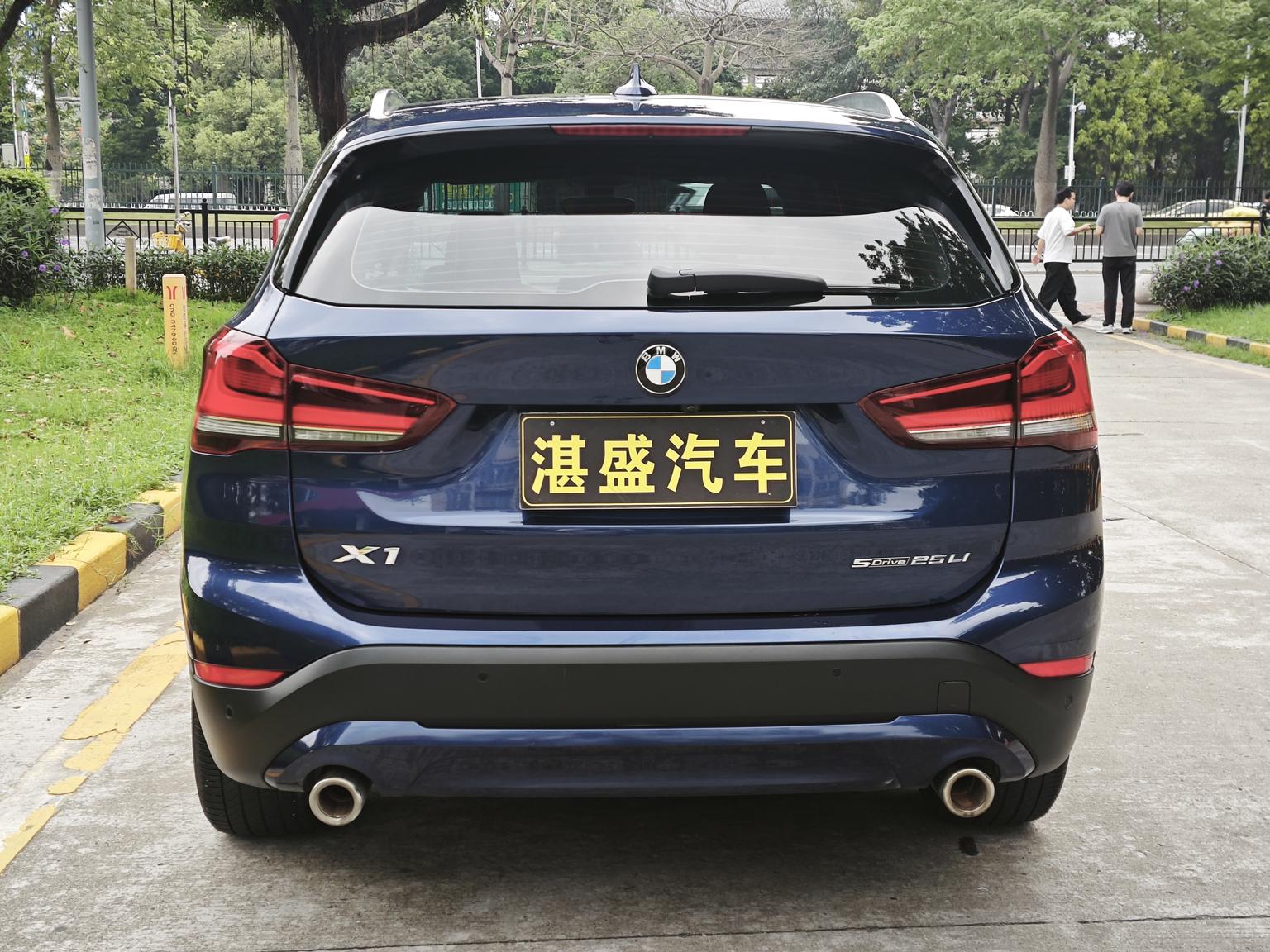 BMW X1: фотография 6 из 15