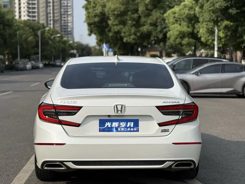 Honda Accord — фото 6