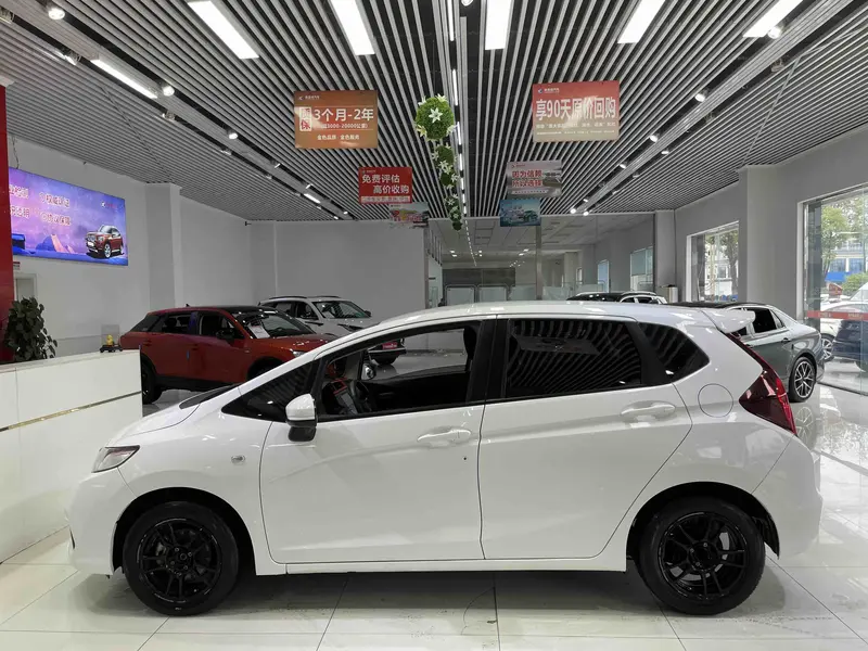 Honda Fit — фото 4