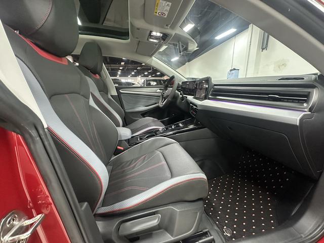 Volkswagen Lingdu 2023 Красный из Китая, фото 5