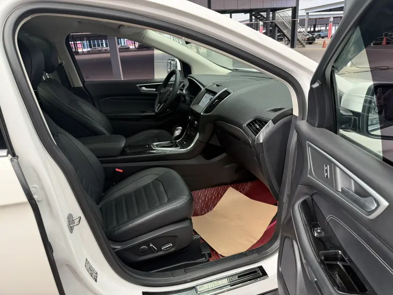 Ford Edge — фото 10