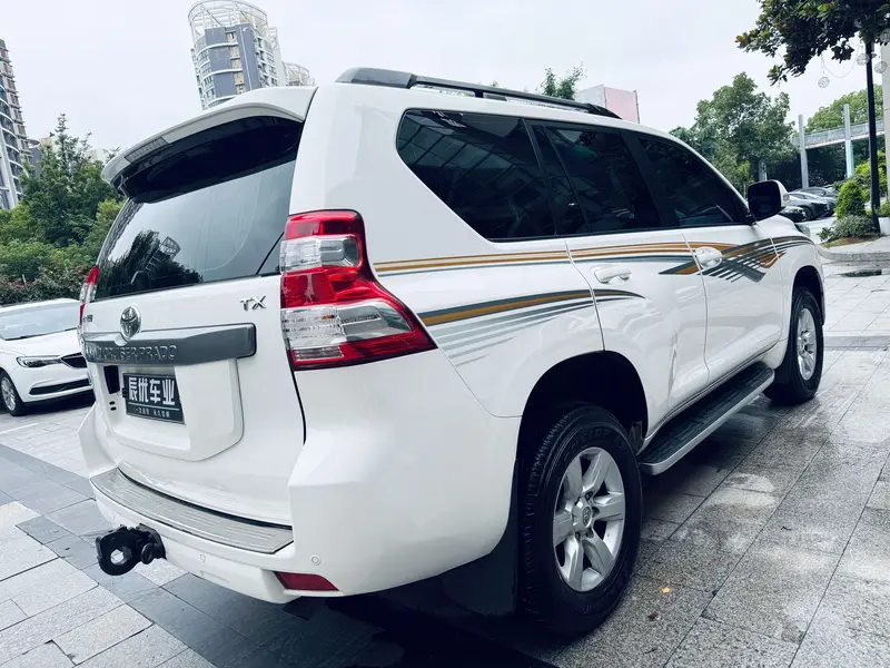 Toyota Prado — фото 6