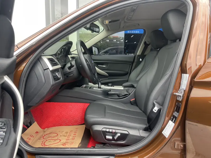 BMW 3 Series 320Li базовая — фото 12