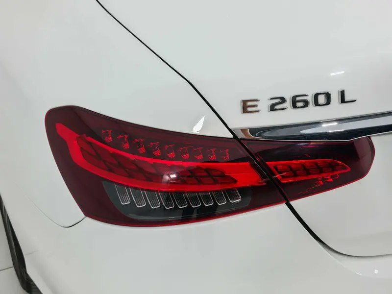 Mercedes-Benz E-Class — фото 10