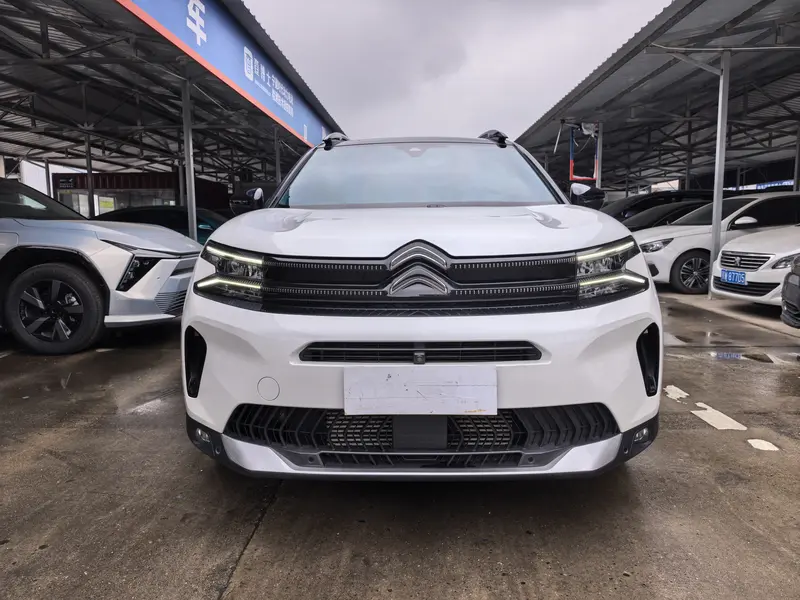 Citroen C 5 Aircross BEYOND 400 THP — фото 2
