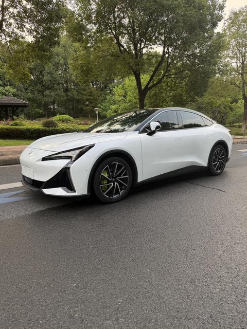ARCFOX Alpha S5