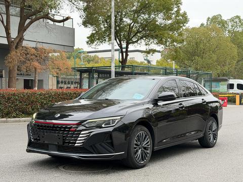 Dongfeng Aeolus Yixuan MAX