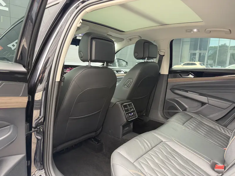Volkswagen Passat — фото 9