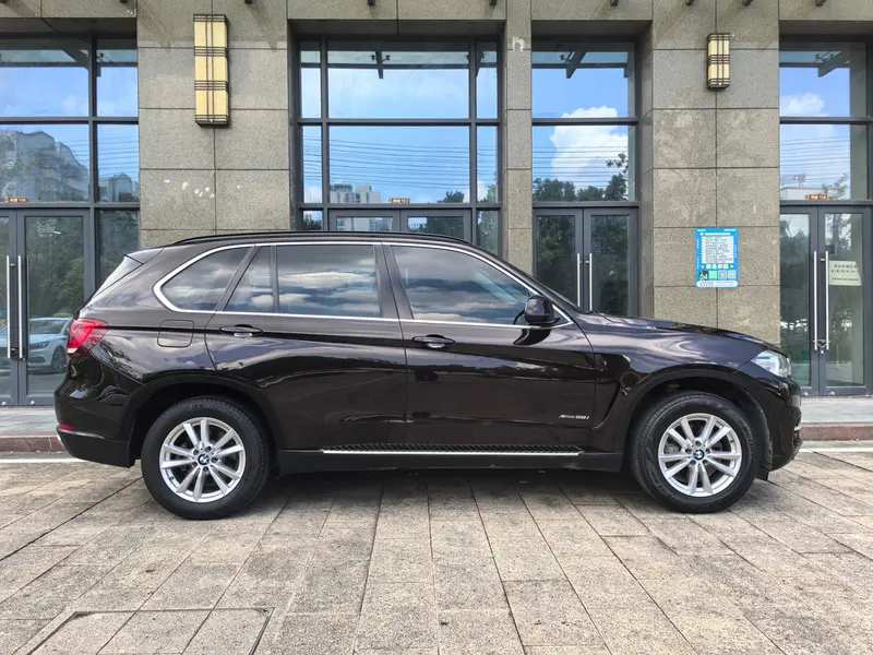 BMW X5 xDrive28i — фото 8