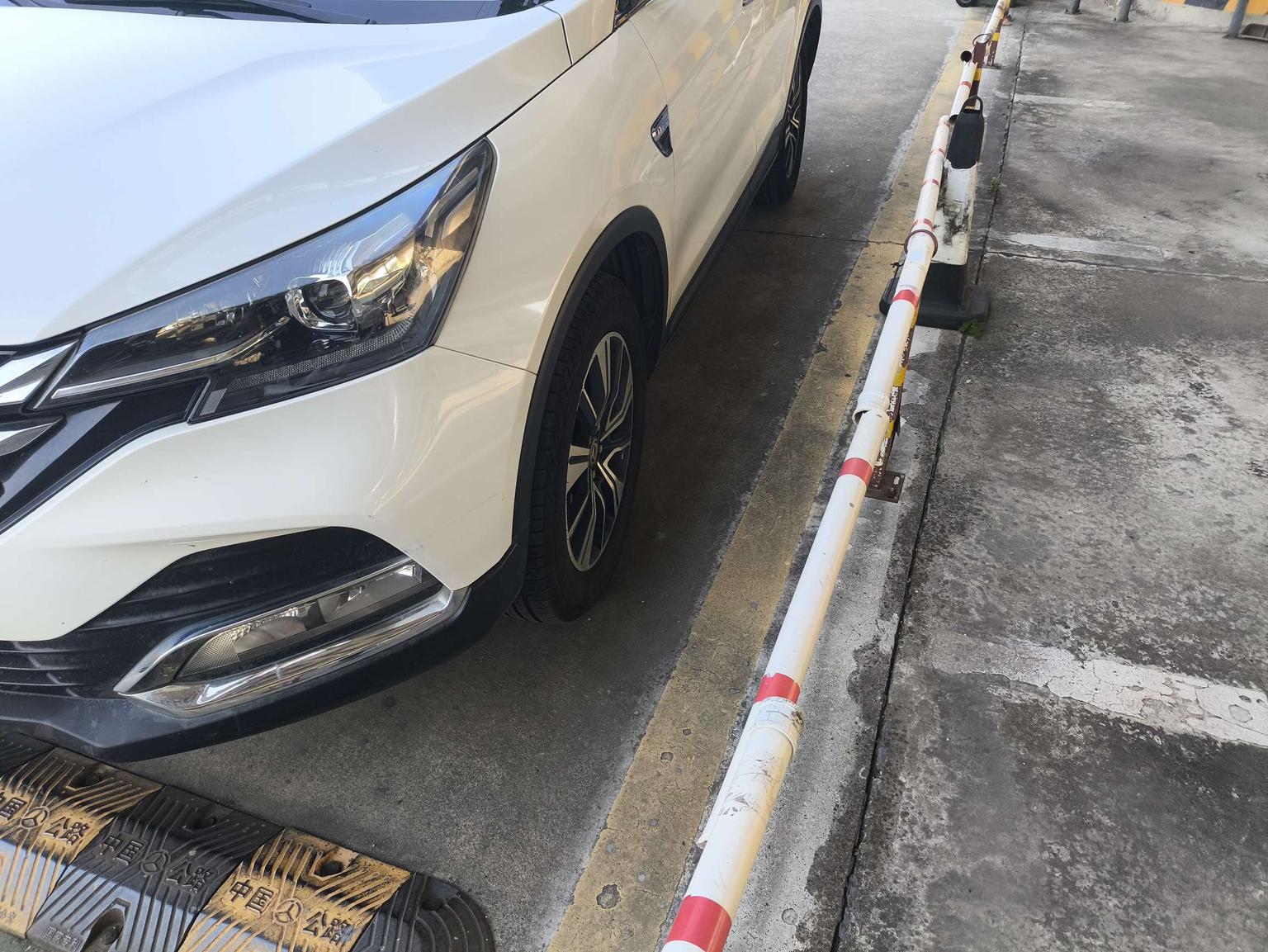Dongfeng AX7 — фотографии объявления, Фото 3