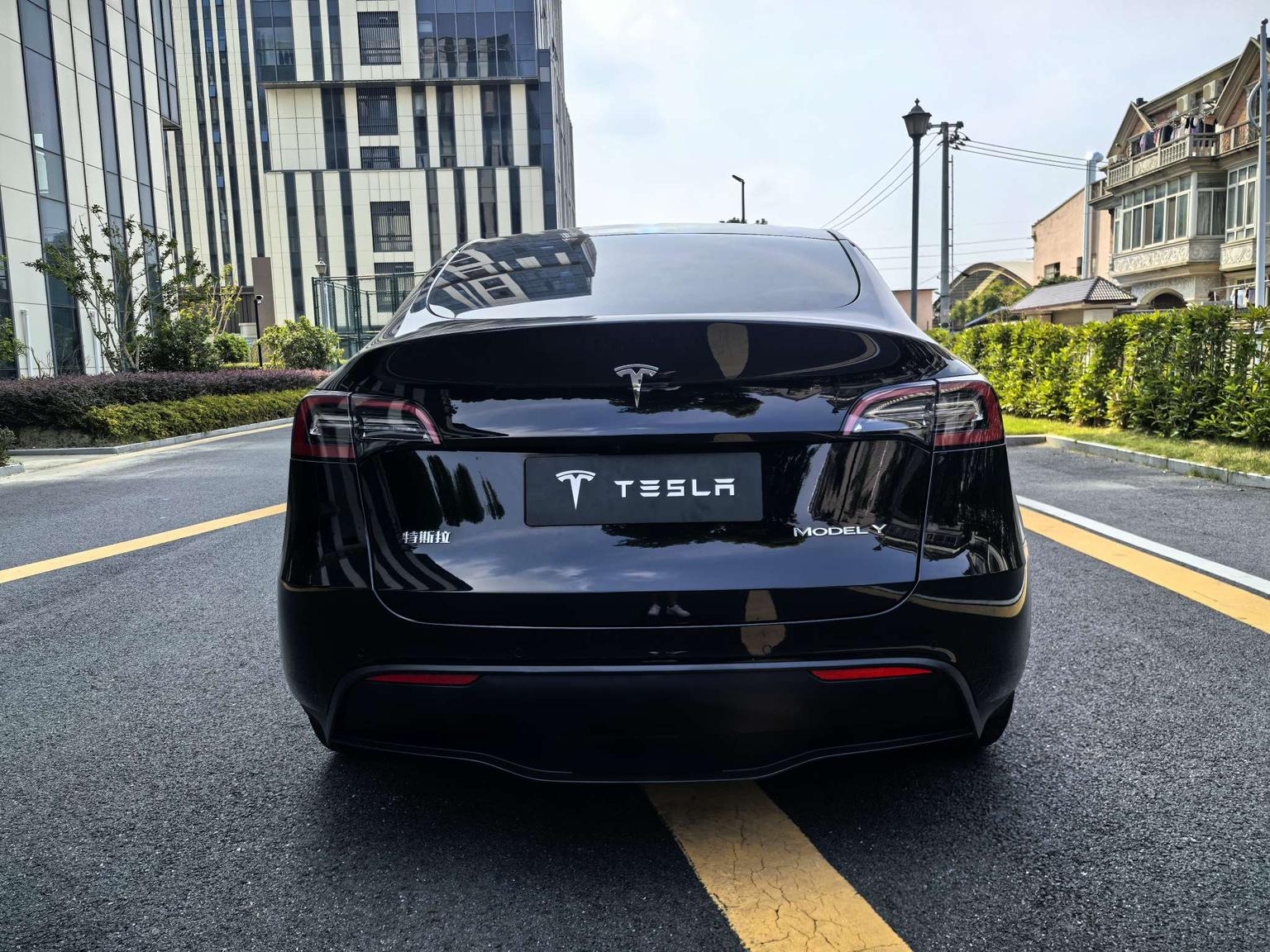 Tesla Model Y: фотография 9 из 18