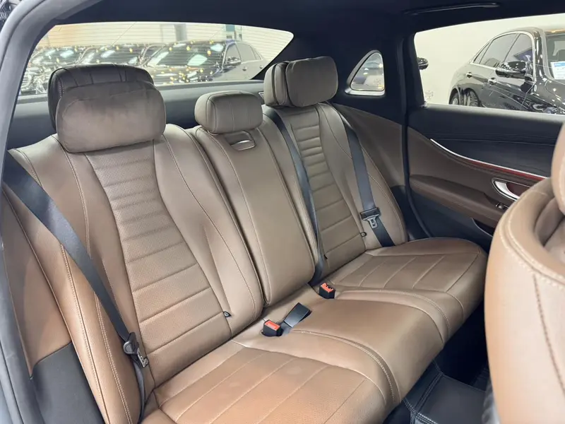 Mercedes-Benz E-Class E 300 L — фото 14