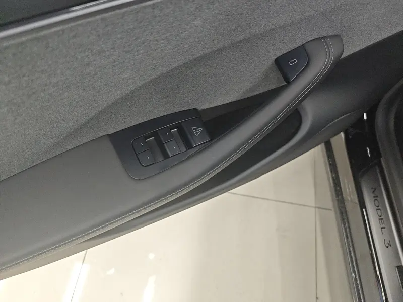 Tesla Model 3 — фото 15