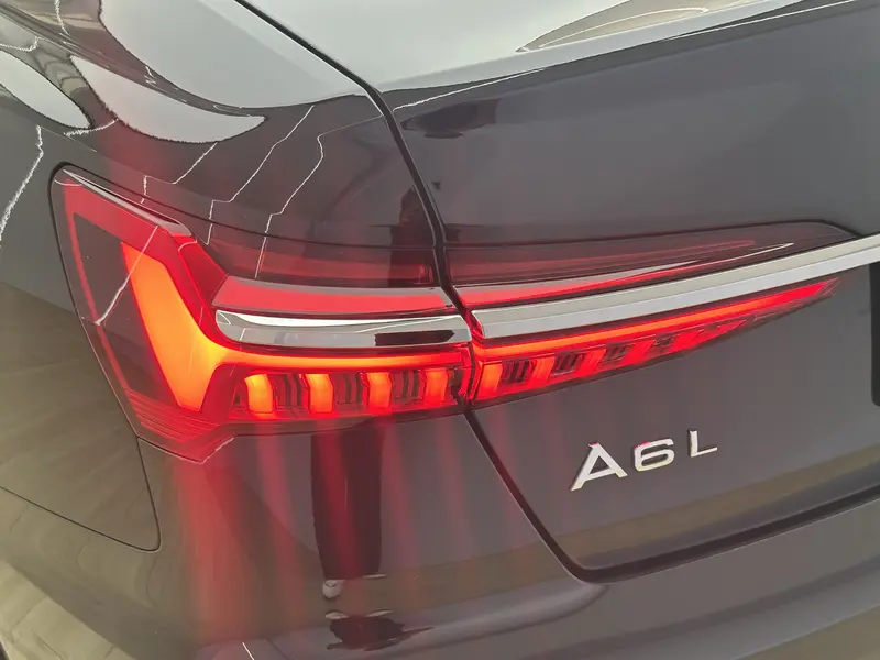 Audi A6L — фото 10