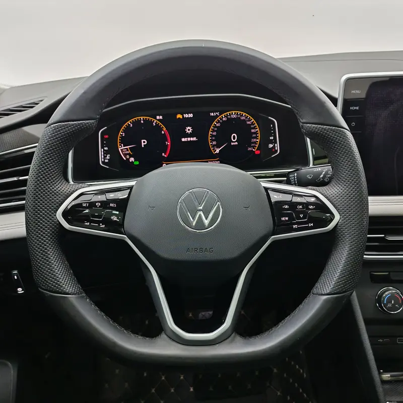 Volkswagen Tiguan L — фото 11