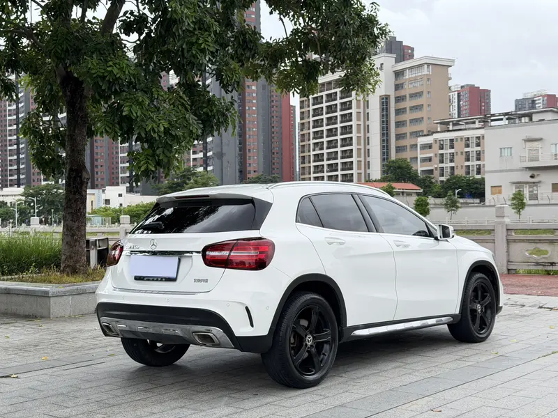 Mercedes-Benz GLA — фото 6