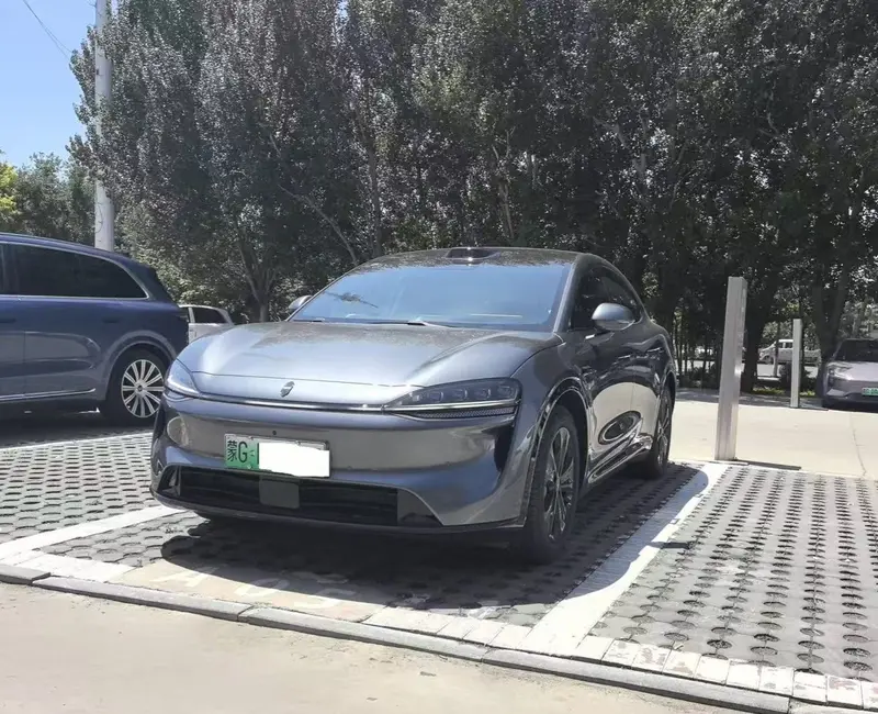 Luxeed R7