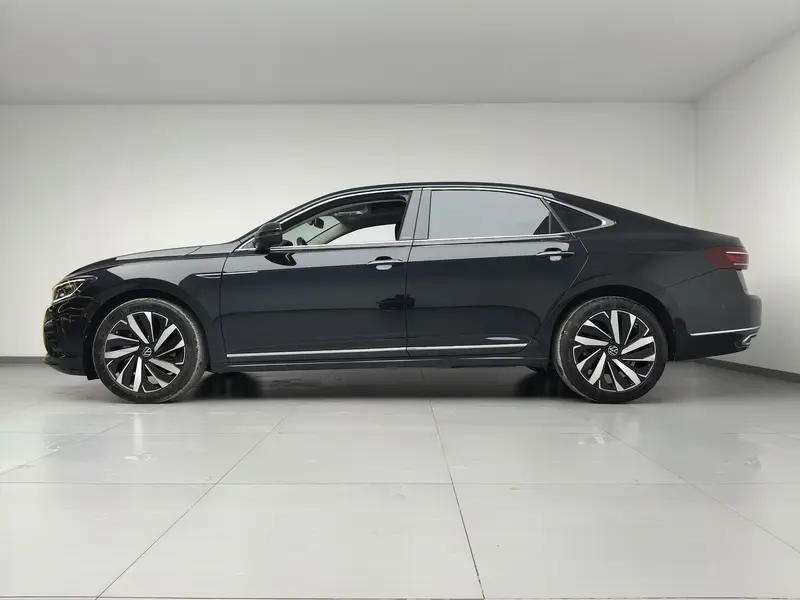 Volkswagen Passat 330 TSI Luxury — фото 4