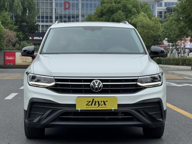 Volkswagen Tiguan L 2025 Белый из Китая, фото 2