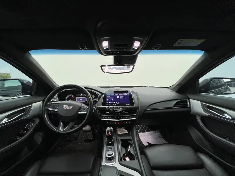 Cadillac CT5 — фото 9
