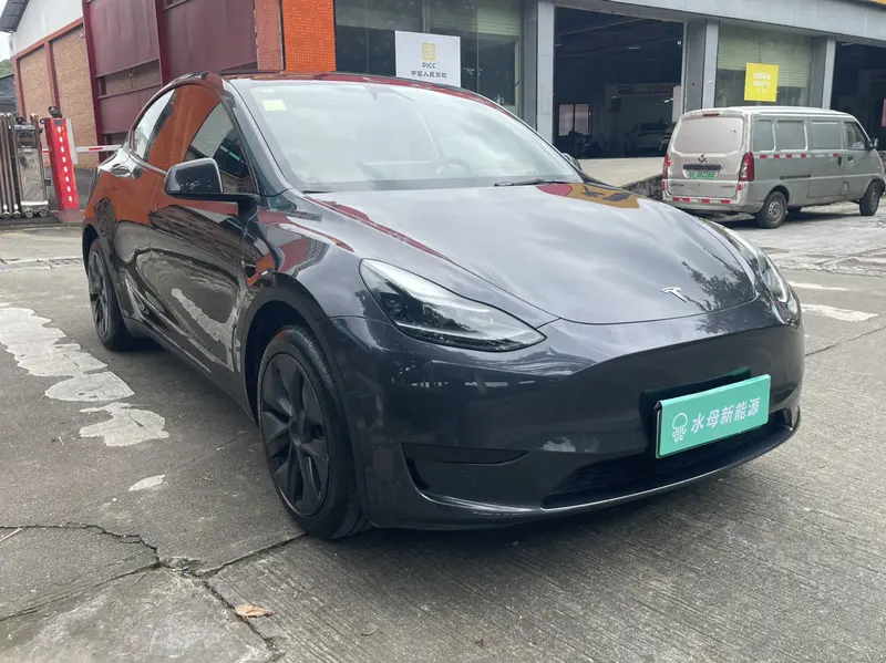 Tesla Model Y — фото 3
