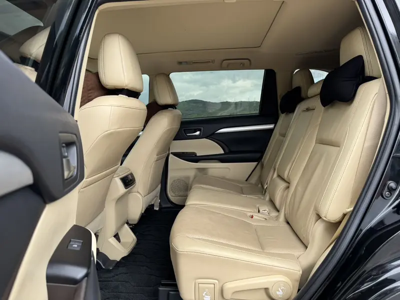 Toyota Highlander — фото 8