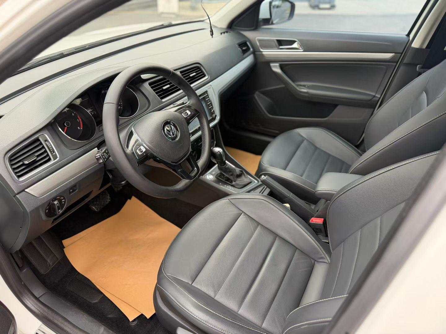 Volkswagen Lavida 2017 1.6L AT