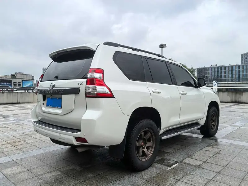 Toyota Prado — фото 6