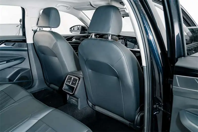 Volkswagen Passat — фото 11