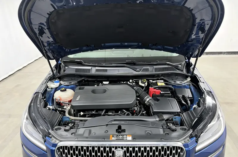 Lincoln Corsair 2.0 T 2 WD Premium Plus — фото 12
