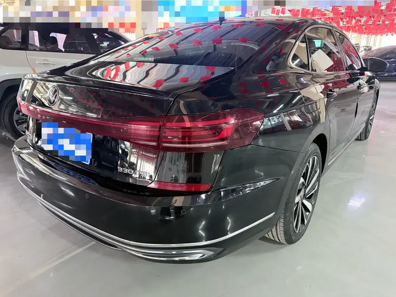 Volkswagen Passat — фото 6