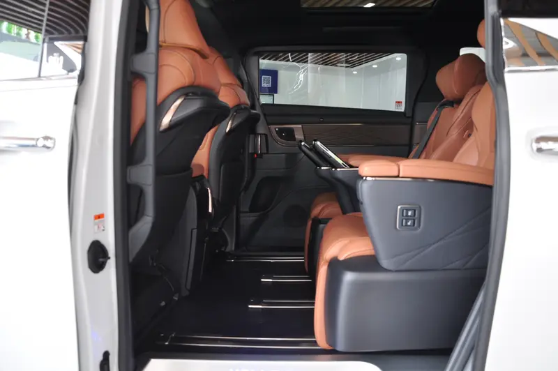 Toyota Vellfire — фото 11
