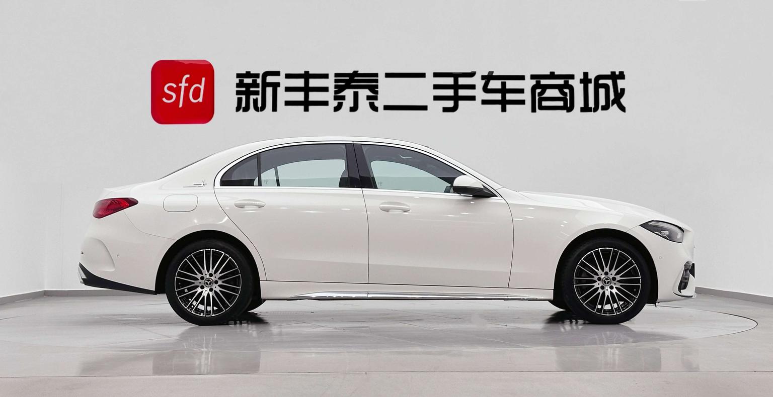 Mercedes-Benz C-Class: фотография 3 из 30