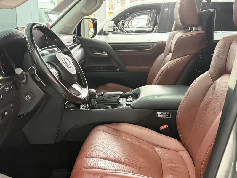 Lexus LX — фото 7