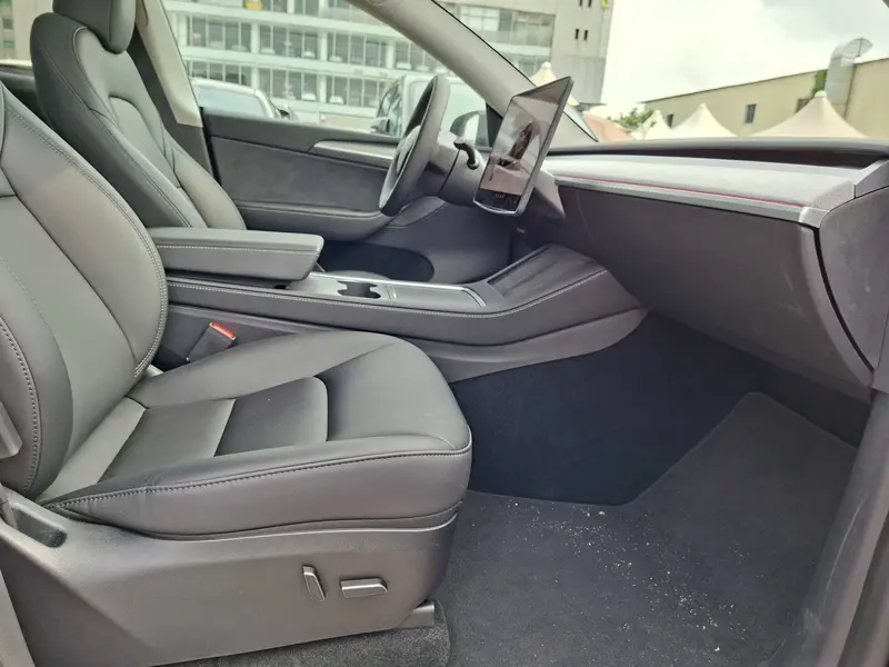 Tesla Model Y — фото 12