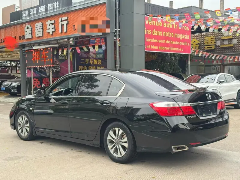 Honda Accord — фото 4
