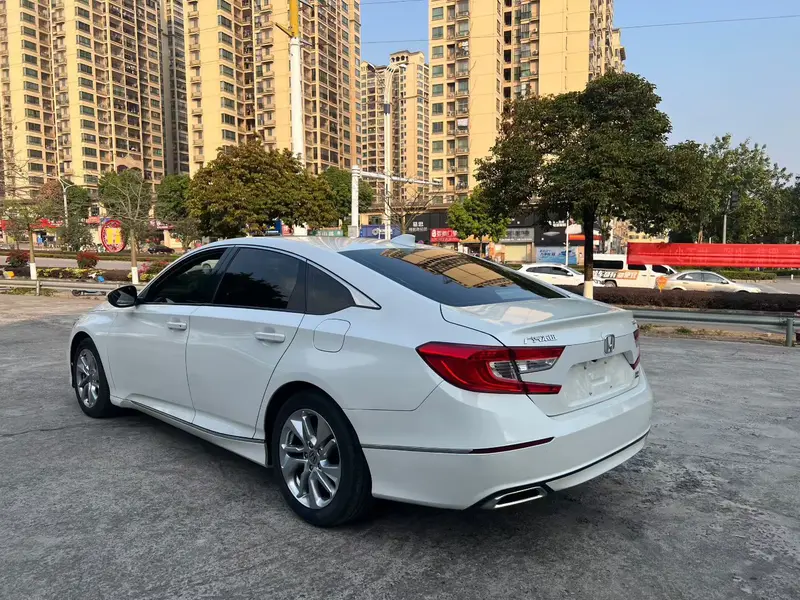 Honda Accord — фото 4