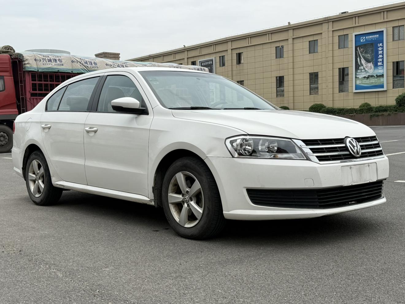 Volkswagen Lavida 2013 1.6L AT