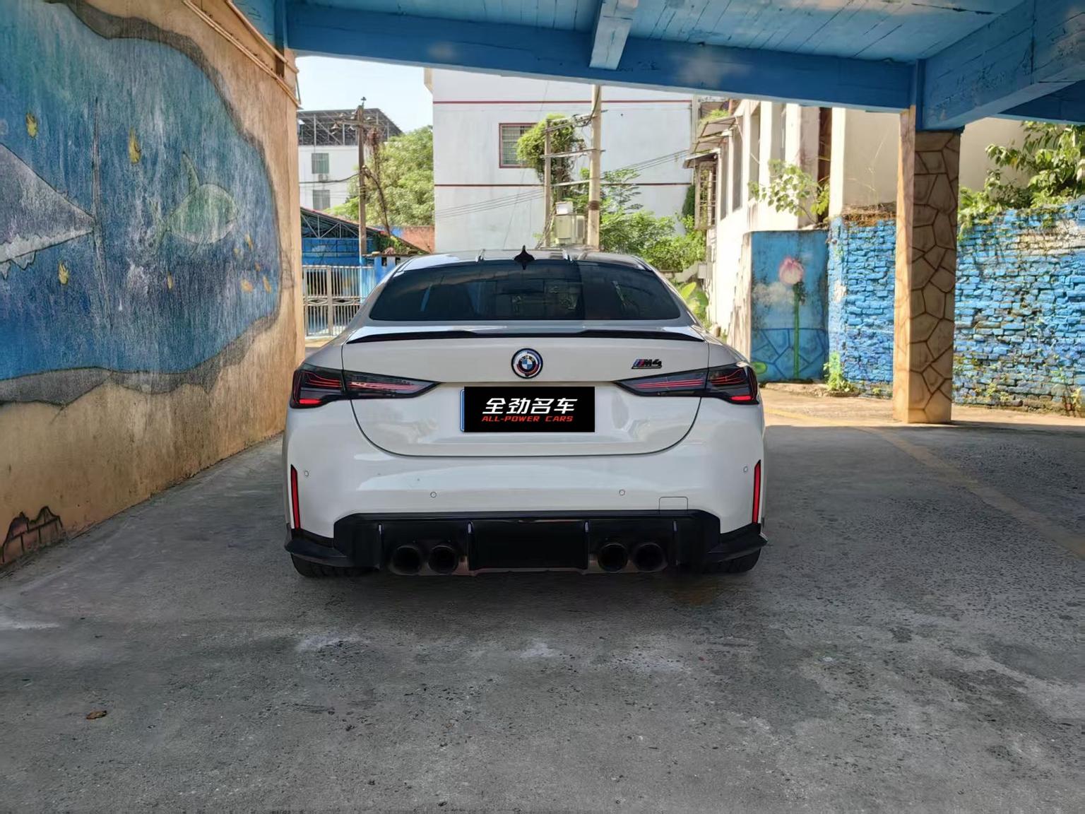 BMW M4: фотография 13 из 14