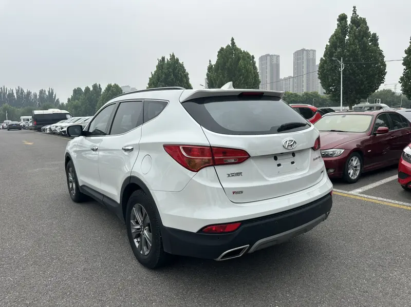 Hyundai Santa Fe — фото 4