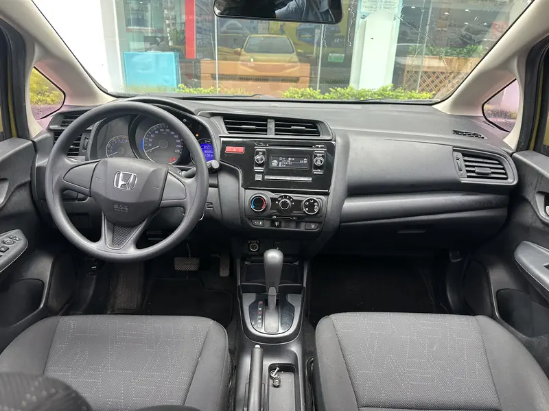 Honda Fit — фото 7