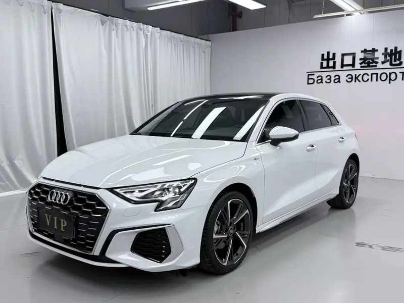 Audi A3 — фото 1