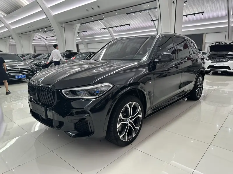 BMW X5 — фото 1