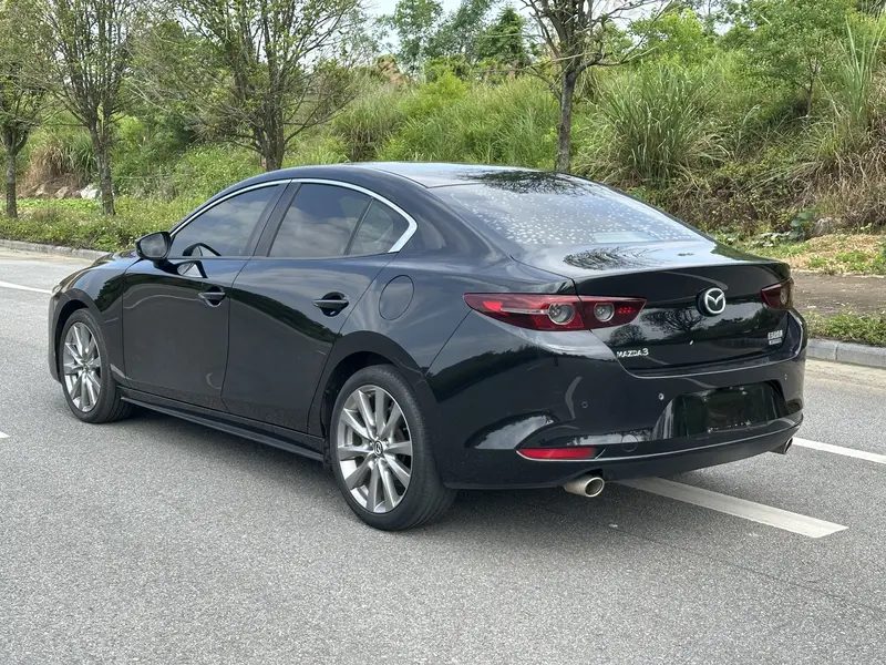 Mazda 3 Axela — фото 4