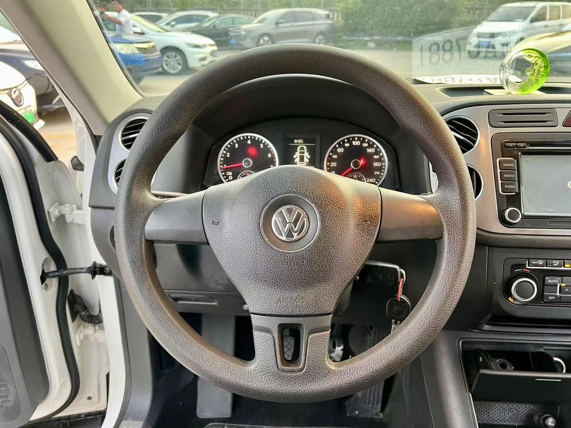 Volkswagen Tiguan 2012 1.8TSI MT