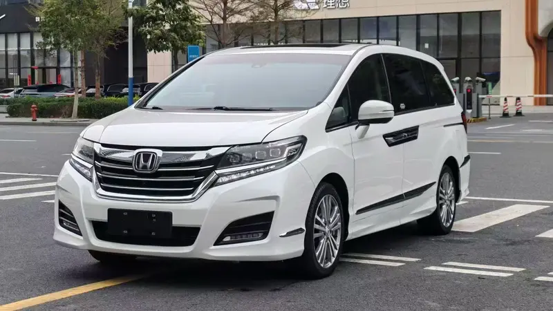 Honda Elysion — фото 1