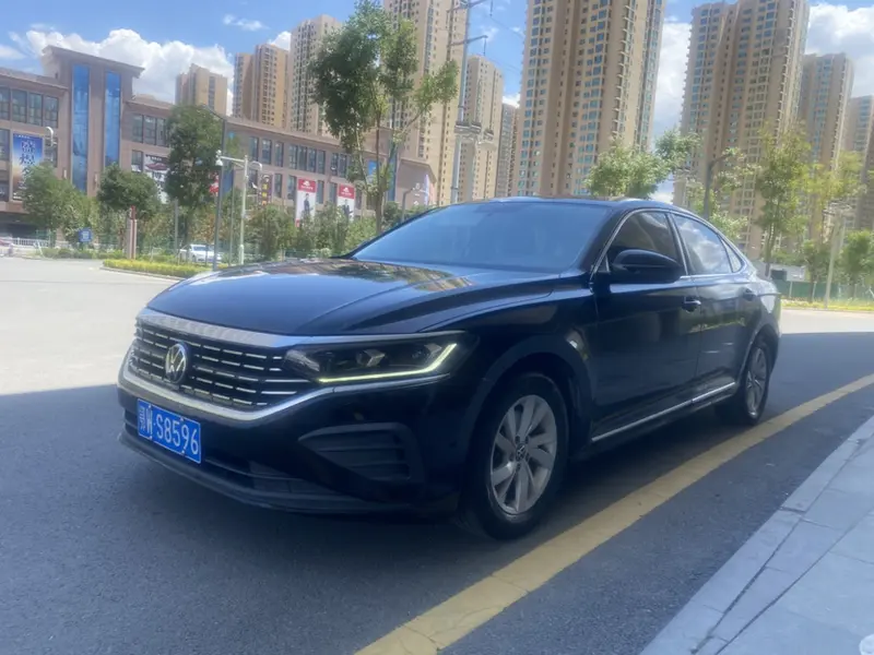 Volkswagen Passat — фото 1